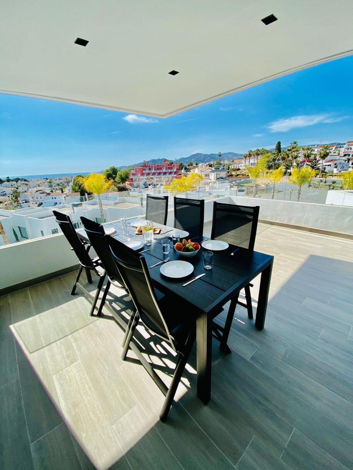 Royal Palm 22 Luxurious 3 Bedroom Penthouse Nerja Buitenkant foto