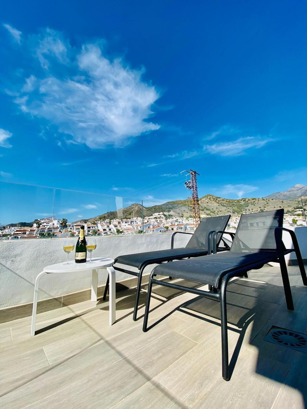 Royal Palm 22 Luxurious 3 Bedroom Penthouse Nerja Buitenkant foto